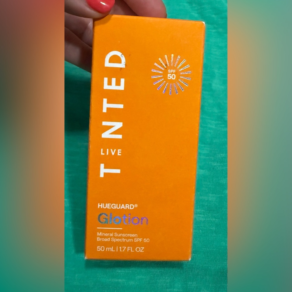 Live Tintee Hueguard Glotion SPF 50